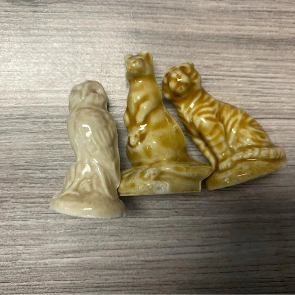 12 Red Rose Tea Wade Whimsies Figurines Assorted Elephant Buffalo Tiger Kangaroo - Picture 10 of 14